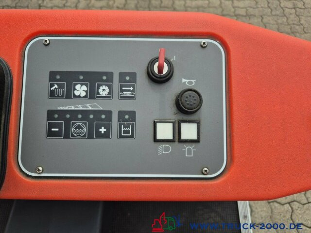 Hako Hakomatic B1100 Kehr- Nass- Scheuersaugmaschine - Поломоечная машина: фото 5 Hako Hakomatic B1100 Kehr- Nass- Scheuersaugmaschine - Поломоечная машина: фото 5