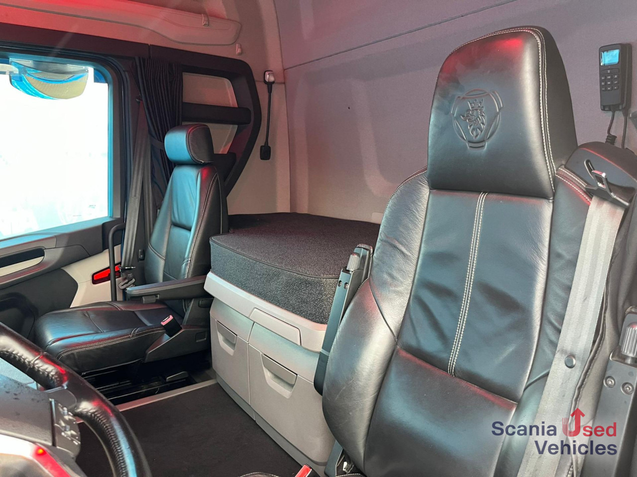 SCANIA R 450 A4x2NB RETARDER DIFF-L KIPPER HYDRO ADR-FL - Тягач: фото 3 SCANIA R 450 A4x2NB RETARDER DIFF-L KIPPER HYDRO ADR-FL - Тягач: фото 3