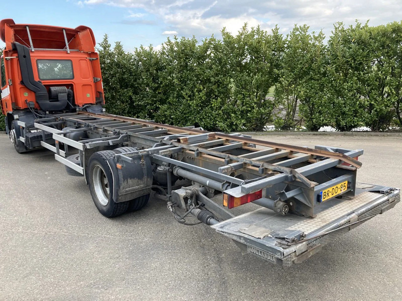 DAF CF65.180 Euro3 Manual / Laadklep - Грузовик-шасси: фото 4 DAF CF65.180 Euro3 Manual / Laadklep - Грузовик-шасси: фото 4