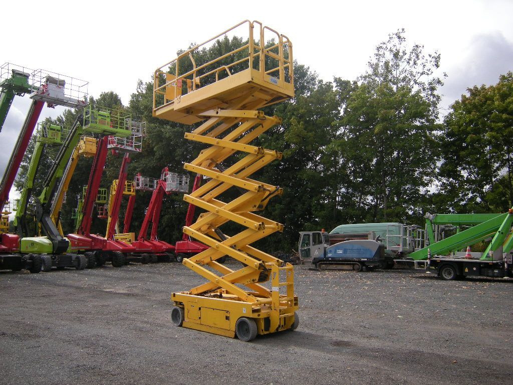 Genie GS 4047 Scherenarbeitsbühne Genie 14 m - Грузовик с подъемником: фото 2 Genie GS 4047 Scherenarbeitsbühne Genie 14 m - Грузовик с подъемником: фото 2