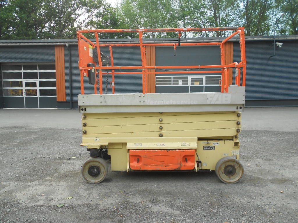 Ножничный подъемник JLG JLG 3246, Scherenarbeitsbühne, 11,9 m: фото 16 Ножничный подъемник JLG JLG 3246, Scherenarbeitsbühne, 11,9 m: фото 16