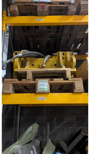 Komatsu D37PX-23 / -24 BRACKET - 11Y-21-41471 - Рама/ Шасси для Строительной техники: фото 1 Komatsu D37PX-23 / -24 BRACKET - 11Y-21-41471 - Рама/ Шасси для Строительной техники: фото 1