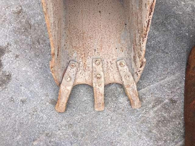 CATERPILLAR 450mm - Tractopelle - Ковш для экскаватора: фото 3 CATERPILLAR 450mm - Tractopelle - Ковш для экскаватора: фото 3