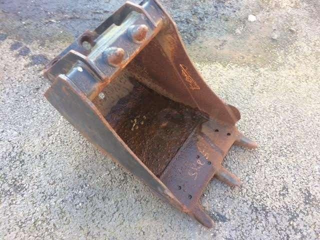 VOLVO 380mm - VOVLO 2,5 Tonnes - Ковш для экскаватора: фото 1 VOLVO 380mm - VOVLO 2,5 Tonnes - Ковш для экскаватора: фото 1