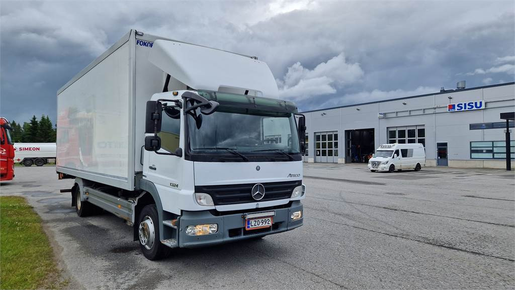 Mercedes-Benz ATEGO 1324L/48 - Грузовик с закрытым кузовом: фото 2 Mercedes-Benz ATEGO 1324L/48 - Грузовик с закрытым кузовом: фото 2