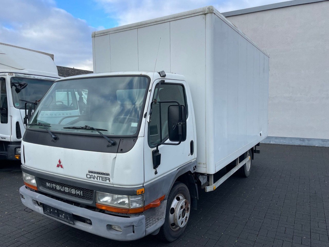 Mitsubishi Canter 3.9D, TE 649 - Фургон с закрытым кузовом: фото 3 Mitsubishi Canter 3.9D, TE 649 - Фургон с закрытым кузовом: фото 3