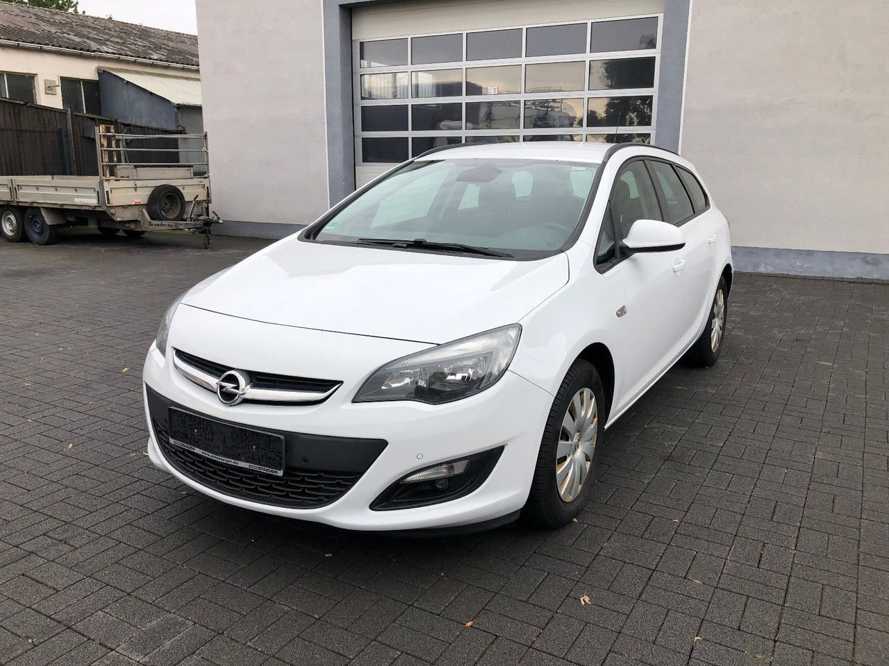 Opel Astra J 1.6 CDTi Sports Tourer Edition - Универсал: фото 1 Opel Astra J 1.6 CDTi Sports Tourer Edition - Универсал: фото 1