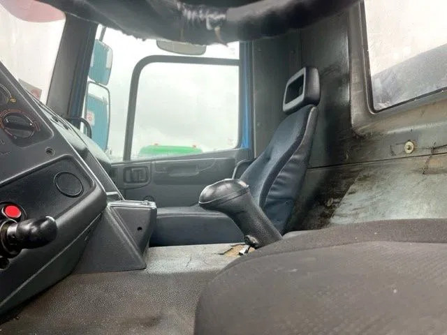 Самосвал DAF 65.210 ATI 4x2 FULL STEEL KIPPER (EURO 2 / MANUAL GEARBOX / FULL STEEL SUSPENSION / P.T.O.): фото 9 Самосвал DAF 65.210 ATI 4x2 FULL STEEL KIPPER (EURO 2 / MANUAL GEARBOX / FULL STEEL SUSPENSION / P.T.O.): фото 9