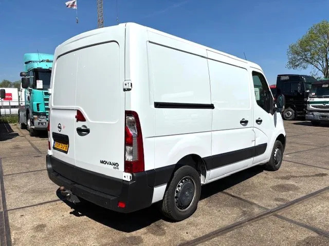 Opel Movano T3300 2.4CDTI L1H1 (EURO 6 / 6 GEARS MANUAL GEARBOX / AIRCONDITIONING / APPLE CARPLAY / REAR VIEW CAMERA / ETC) - Легковой фургон: фото 3 Opel Movano T3300 2.4CDTI L1H1 (EURO 6 / 6 GEARS MANUAL GEARBOX / AIRCONDITIONING / APPLE CARPLAY / REAR VIEW CAMERA / ETC) - Легковой фургон: фото 3