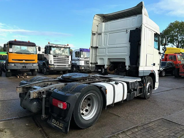 DAF XF 105.460 SPACECAB (ZF MANUAL GEARBOX / MX-BRAKE / 870+430 LITER TANK / EURO 5 EEV / AIRCONDITIONING / FRIDGE) - Тягач: фото 3 DAF XF 105.460 SPACECAB (ZF MANUAL GEARBOX / MX-BRAKE / 870+430 LITER TANK / EURO 5 EEV / AIRCONDITIONING / FRIDGE) - Тягач: фото 3