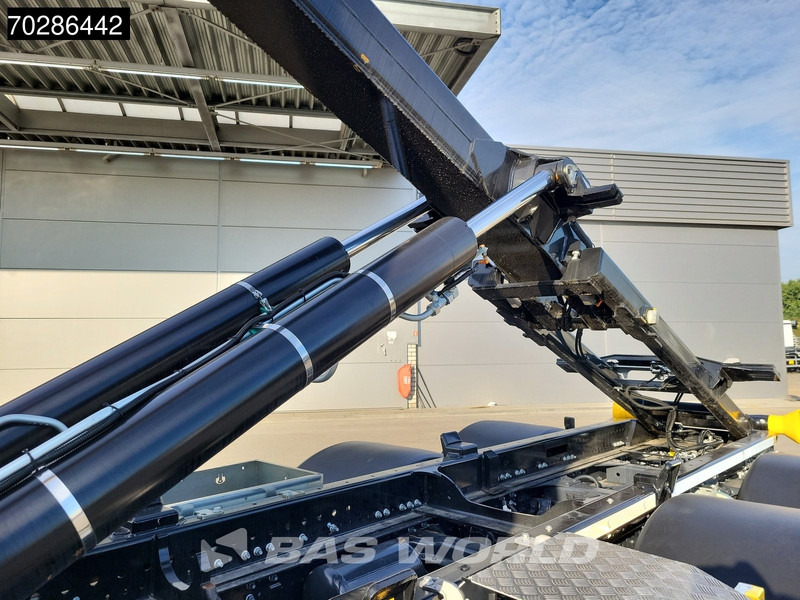 Iveco X-Way 580 6X2 NEW Palfinger PHT20SLD5 Hooklift Lift+steering Axle Automatic Navi ACC LED - Крюковой мультилифт: фото 3 Iveco X-Way 580 6X2 NEW Palfinger PHT20SLD5 Hooklift Lift+steering Axle Automatic Navi ACC LED - Крюковой мультилифт: фото 3