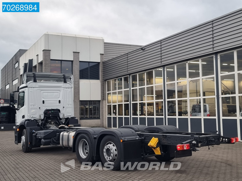 Mercedes-Benz Actros 2532 6X2 NEW Euro 6! ClassicSpace Navi Lenkachse - Грузовик-шасси: фото 2 Mercedes-Benz Actros 2532 6X2 NEW Euro 6! ClassicSpace Navi Lenkachse - Грузовик-шасси: фото 2