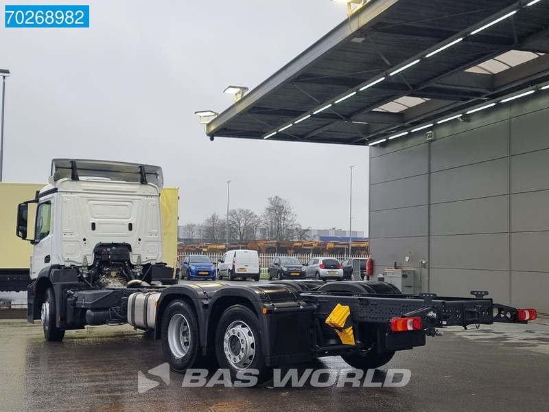 Mercedes-Benz Actros 2532 6X2 NEW Euro 6! ClassicSpace Navi Lenkachse - Грузовик-шасси: фото 2 Mercedes-Benz Actros 2532 6X2 NEW Euro 6! ClassicSpace Navi Lenkachse - Грузовик-шасси: фото 2
