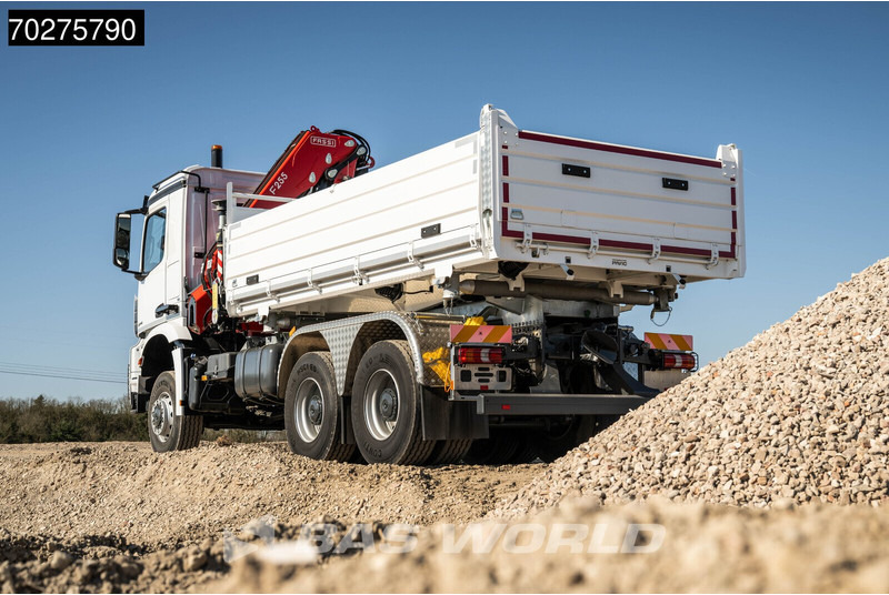 Mercedes-Benz Arocs 3348 6X6 Full Steel Retarder Fassi 25T/M Crane Kran Euro 6 - Самосвал, Автоманипулятор: фото 5 Mercedes-Benz Arocs 3348 6X6 Full Steel Retarder Fassi 25T/M Crane Kran Euro 6 - Самосвал, Автоманипулятор: фото 5