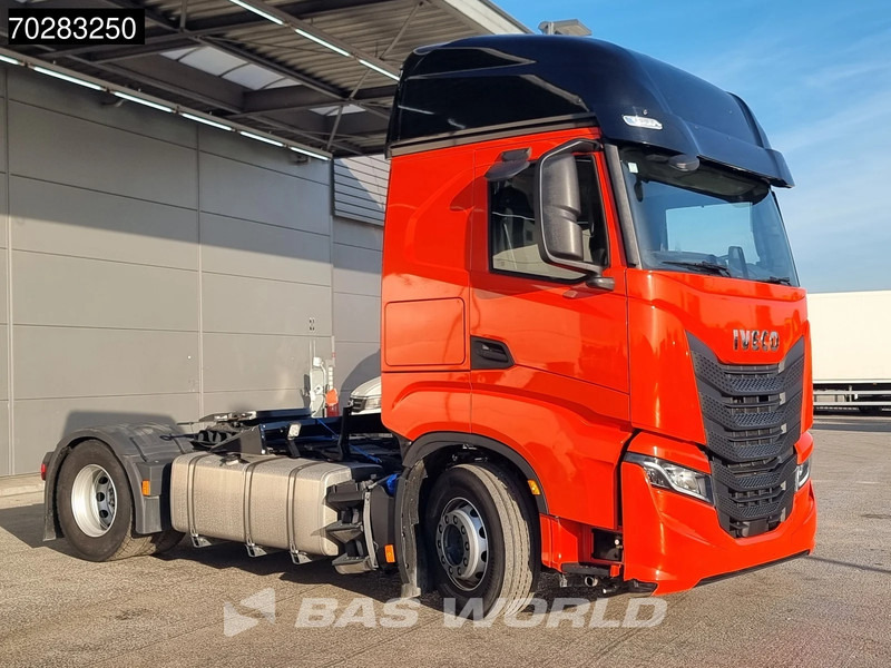 Iveco S-Way 490 4X2 DAMAGED! chassis bent 2x Tanks LED Navi Euro 6 - Тягач: фото 3 Iveco S-Way 490 4X2 DAMAGED! chassis bent 2x Tanks LED Navi Euro 6 - Тягач: фото 3