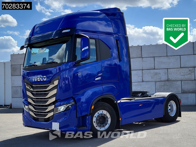 Тягач Iveco S-Way 530 4X2 Retarder 2xTanks LED Standklima Navi ACC Euro 6: фото 1