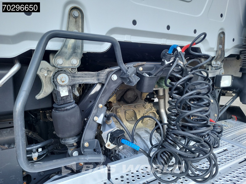 Тягач Mercedes-Benz Actros 1848 4X2 BigSpace Retarder Standklima MirrorCam ACC Xenon Euro 6: фото 12 Тягач Mercedes-Benz Actros 1848 4X2 BigSpace Retarder Standklima MirrorCam ACC Xenon Euro 6: фото 12