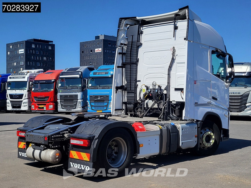 Volvo FH 460 4X2 LNG VEB+ I-ParkCool LED ACC - Тягач: фото 5 Volvo FH 460 4X2 LNG VEB+ I-ParkCool LED ACC - Тягач: фото 5