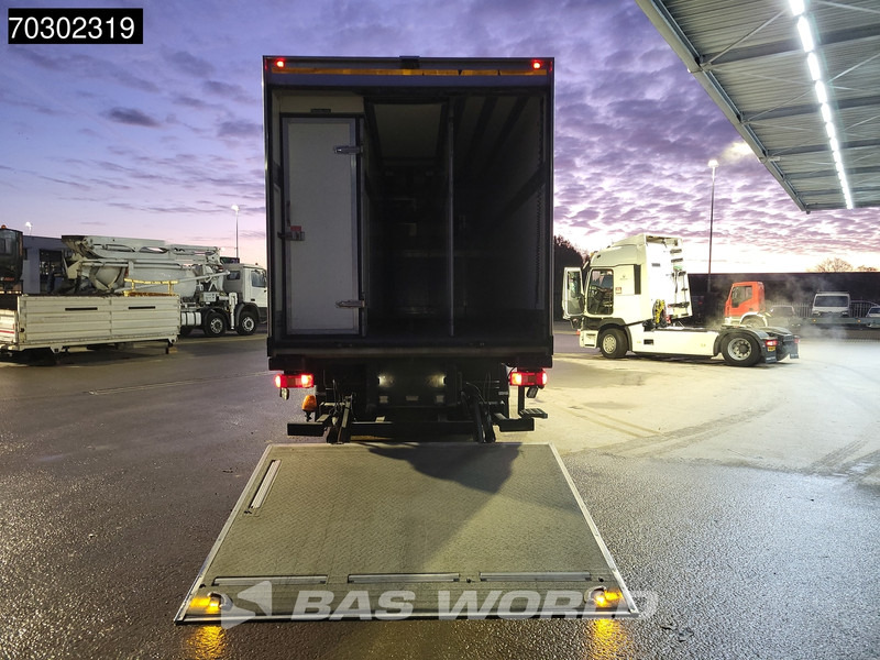 Volvo FM 330 6X2 Frigoblock FK25SL 2000kg Ladebordwand Lift+Steering Axle Euro 6 - Рефрижератор: фото 5 Volvo FM 330 6X2 Frigoblock FK25SL 2000kg Ladebordwand Lift+Steering Axle Euro 6 - Рефрижератор: фото 5