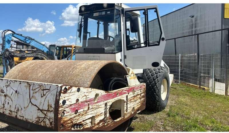 Bomag BW219 DH-4 - Комбинированный каток: фото 2 Bomag BW219 DH-4 - Комбинированный каток: фото 2