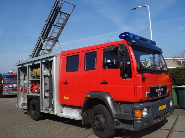 MAN 15 224-with winch 2500liter tank manual gearbox ,ziegler pomp - Пожарная машина: фото 1 MAN 15 224-with winch 2500liter tank manual gearbox ,ziegler pomp - Пожарная машина: фото 1
