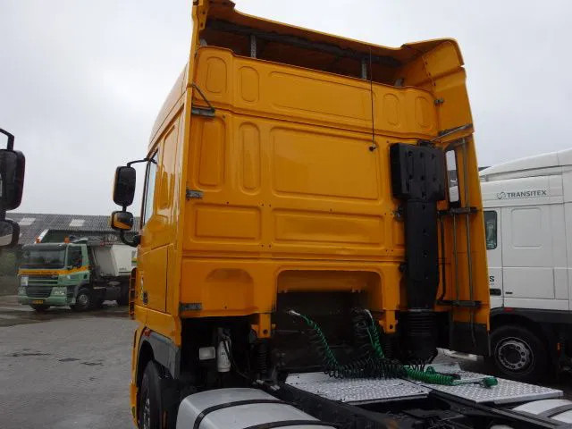 DAF XF 105.460 2 diesel tanken - Тягач: фото 4 DAF XF 105.460 2 diesel tanken - Тягач: фото 4