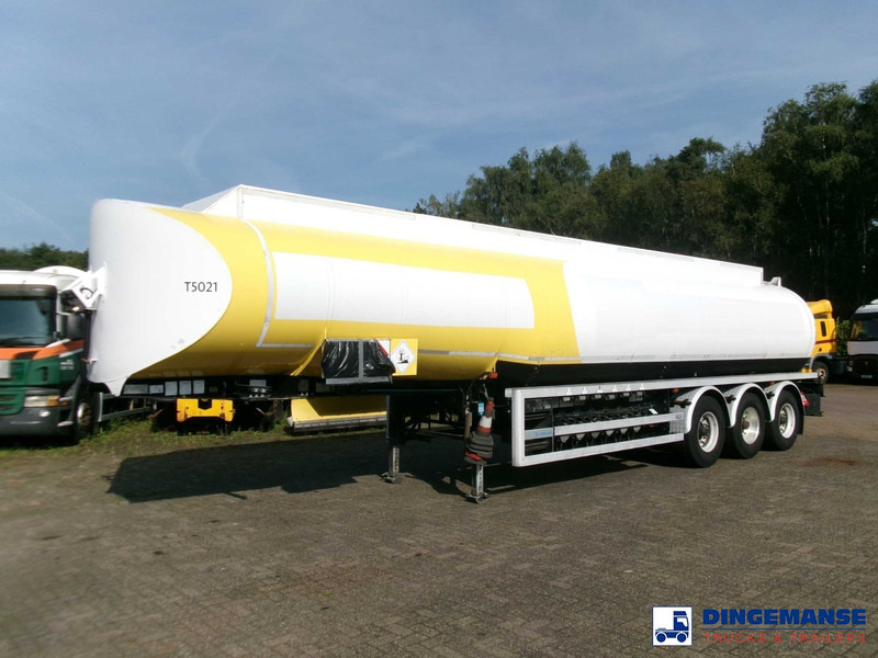 Lakeland Fuel tank alu 43 m3 / 6 comp - Полуприцеп-цистерна: фото 1 Lakeland Fuel tank alu 43 m3 / 6 comp - Полуприцеп-цистерна: фото 1