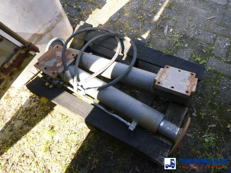 Onbekend 2 Support legs for loading crane - Гидравлический цилиндр: фото 2 Onbekend 2 Support legs for loading crane - Гидравлический цилиндр: фото 2