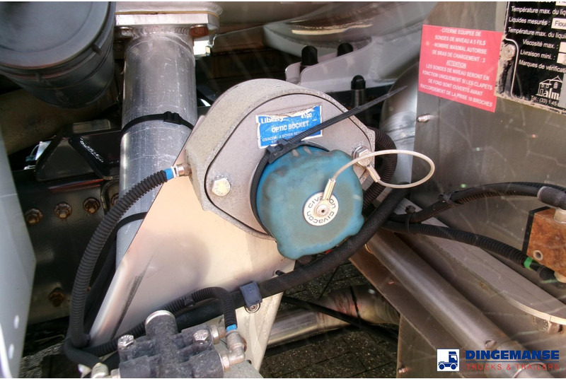 Грузовик-цистерна Renault Premium 270 4x2 fuel tank 13.7 m3 / 4 comp: фото 13 Грузовик-цистерна Renault Premium 270 4x2 fuel tank 13.7 m3 / 4 comp: фото 13