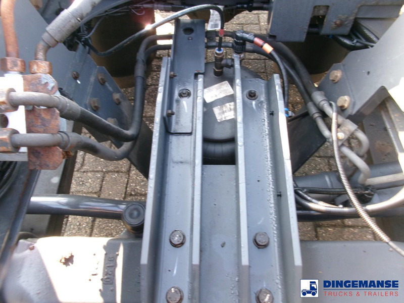 Грузовик-шасси Renault Premium 370 6x2 chassis: фото 11 Грузовик-шасси Renault Premium 370 6x2 chassis: фото 11