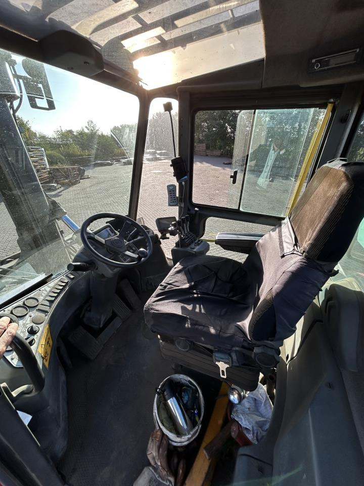 Kalmar DCG160-12 - Дизельный погрузчик: фото 4 Kalmar DCG160-12 - Дизельный погрузчик: фото 4