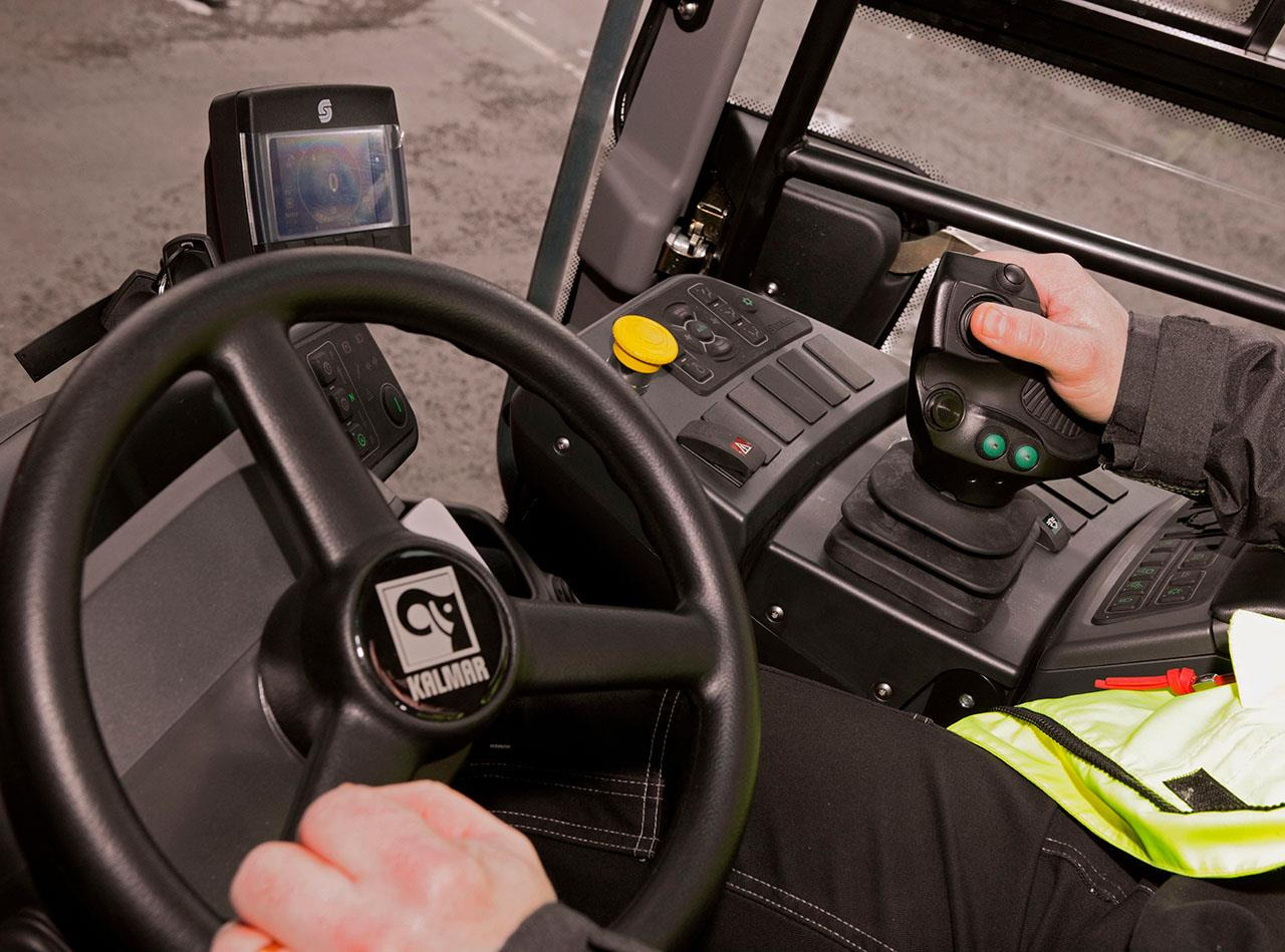 Kalmar DRG450-65S5XE - Ричстакер: фото 4 Kalmar DRG450-65S5XE - Ричстакер: фото 4