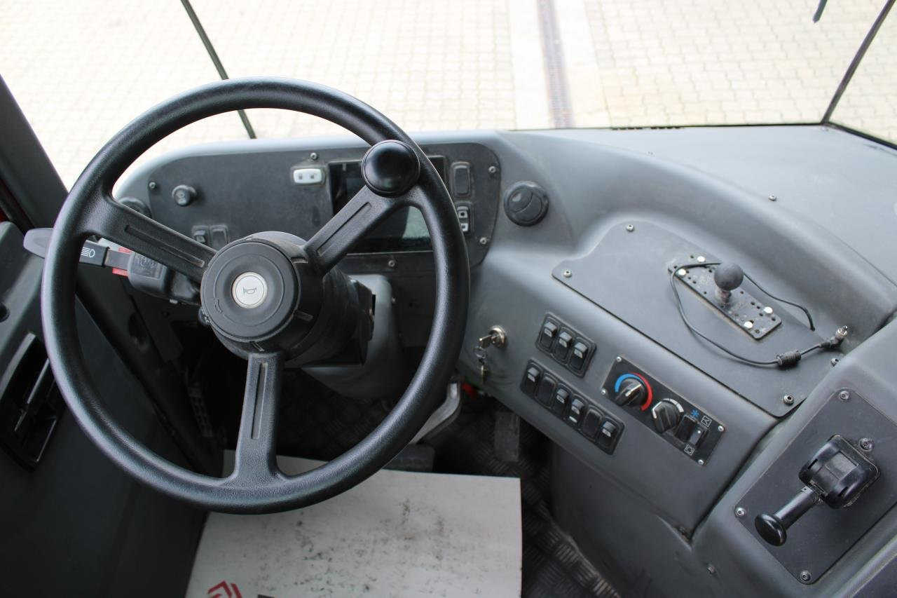 Kalmar T2I 4X2 - Терминальный тягач: фото 4 Kalmar T2I 4X2 - Терминальный тягач: фото 4