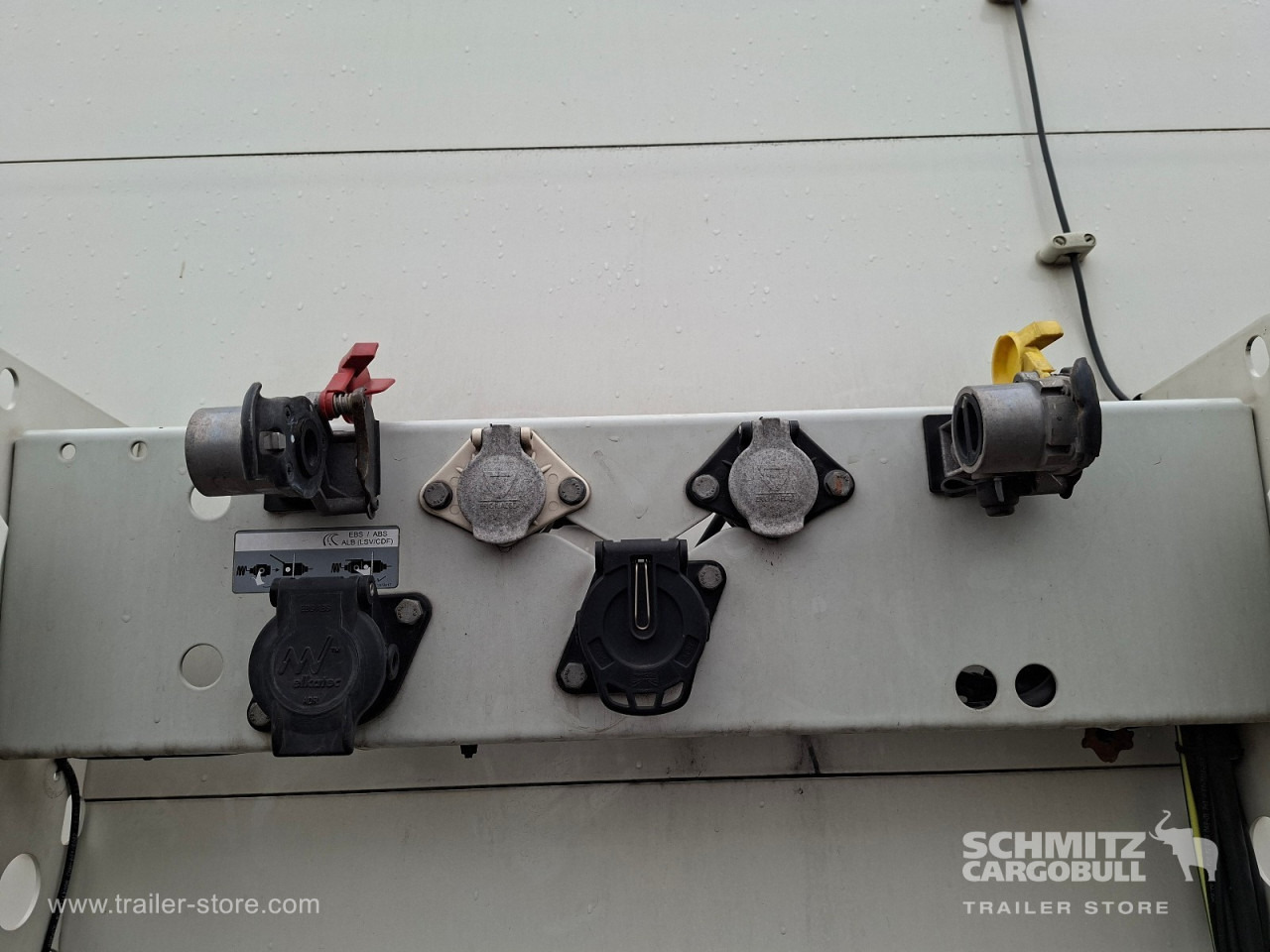 SCHMITZ Auflieger Curtainsider Mega - Тентованный полуприцеп: фото 5 SCHMITZ Auflieger Curtainsider Mega - Тентованный полуприцеп: фото 5