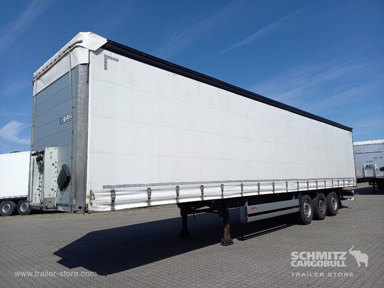 SCHMITZ Auflieger Curtainsider Standard - Тентованный полуприцеп: фото 1 SCHMITZ Auflieger Curtainsider Standard - Тентованный полуприцеп: фото 1