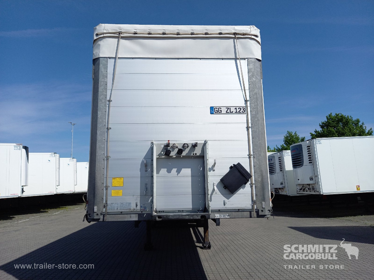 SCHMITZ Auflieger Curtainsider Standard - Тентованный полуприцеп: фото 2 SCHMITZ Auflieger Curtainsider Standard - Тентованный полуприцеп: фото 2