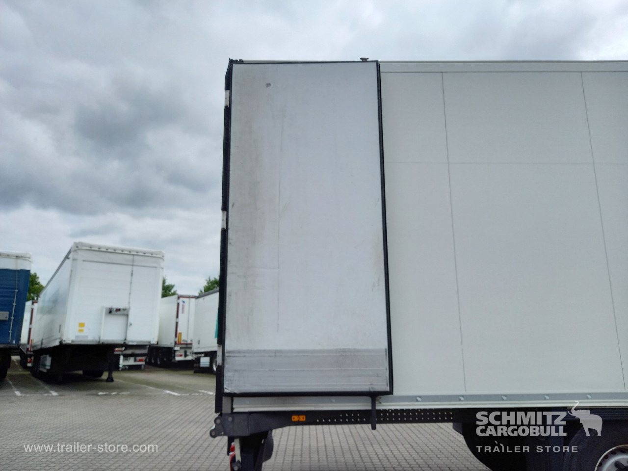 SCHMITZ Auflieger Tiefkühler Multitemp - Изотермический полуприцеп: фото 3 SCHMITZ Auflieger Tiefkühler Multitemp - Изотермический полуприцеп: фото 3