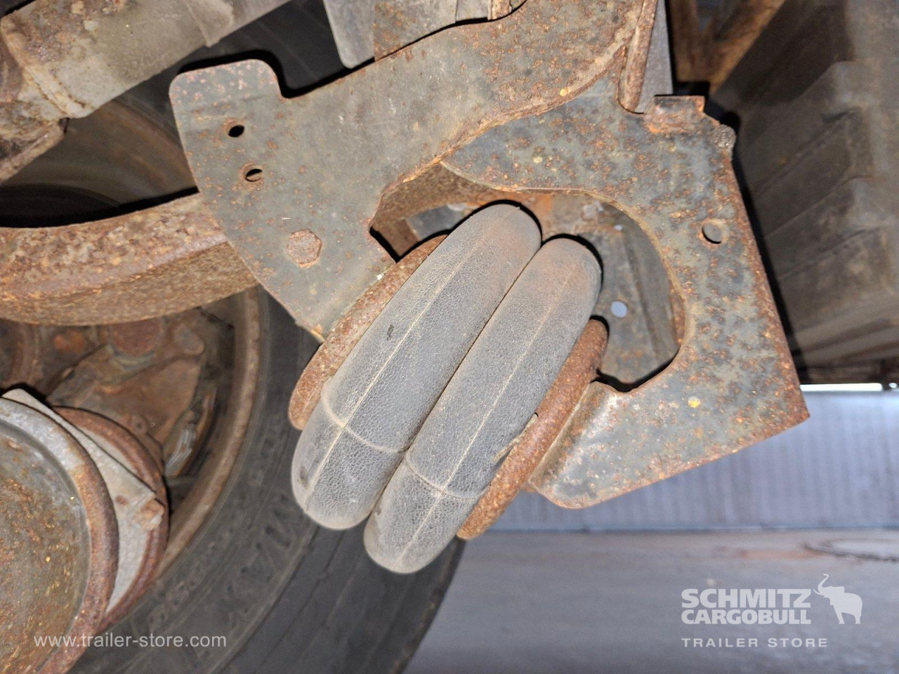 SCHMITZ Auflieger Tiefkühler Standard Double deck - Изотермический полуприцеп: фото 2 SCHMITZ Auflieger Tiefkühler Standard Double deck - Изотермический полуприцеп: фото 2