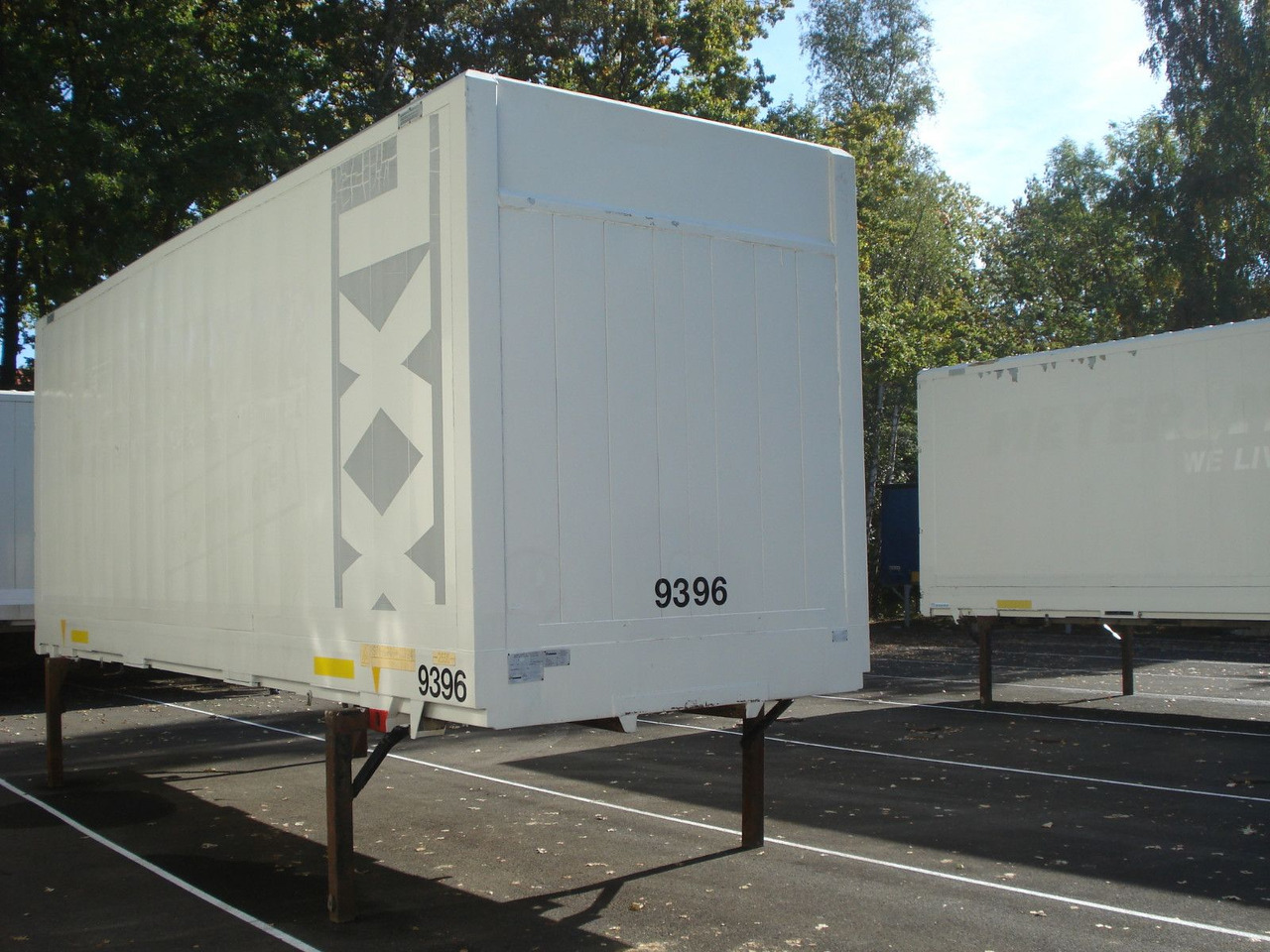 Krone WK 7,7 STG Kleider Textil Jumbo C 7,82 - Прицеп-фургон: фото 1 Krone WK 7,7 STG Kleider Textil Jumbo C 7,82 - Прицеп-фургон: фото 1