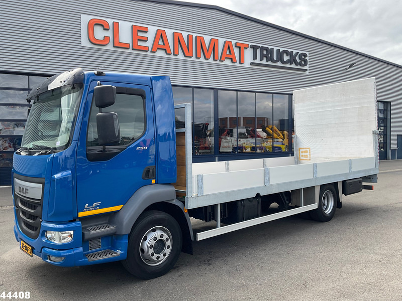 DAF FA LF 250 Euro 6 Autotransporter met laadklep - Автовоз: фото 1 DAF FA LF 250 Euro 6 Autotransporter met laadklep - Автовоз: фото 1