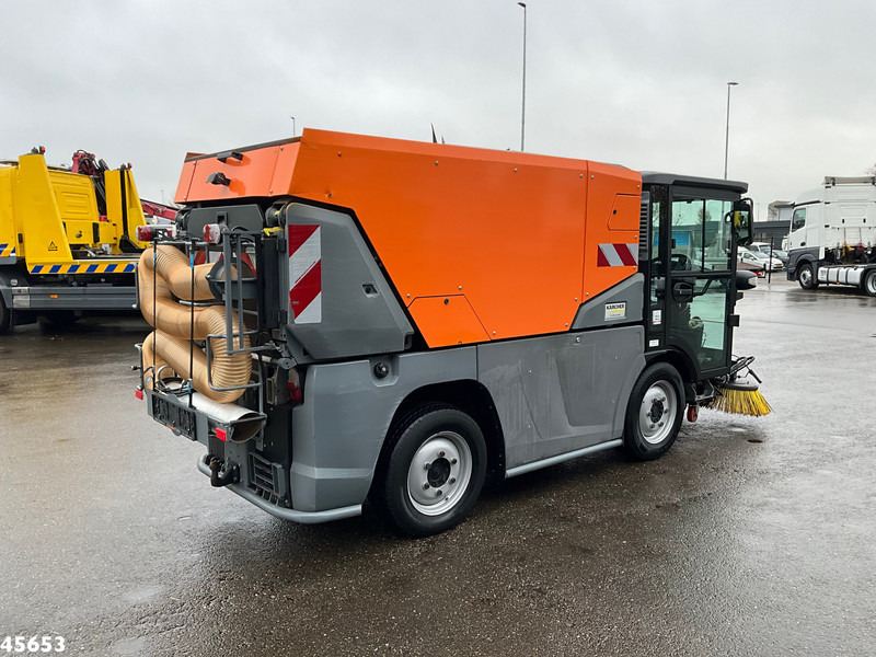 Kärcher MC 250 Just 16.579 km! - Подметально-уборочная машина: фото 4 Kärcher MC 250 Just 16.579 km! - Подметально-уборочная машина: фото 4