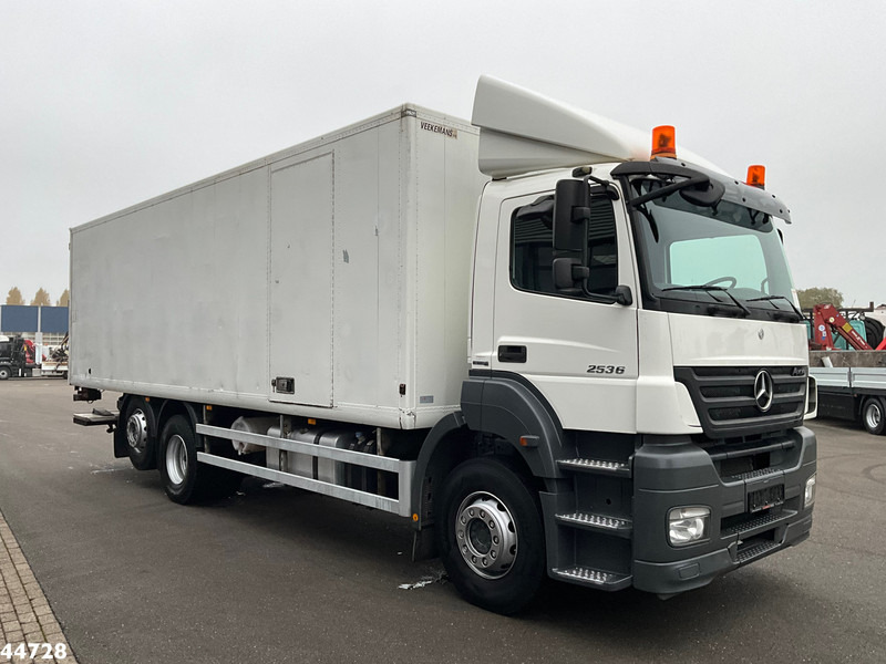 Mercedes-Benz Axor 2636 6x2 Dhollandia laadklep Just 265.901 km! - Грузовик с закрытым кузовом: фото 4 Mercedes-Benz Axor 2636 6x2 Dhollandia laadklep Just 265.901 km! - Грузовик с закрытым кузовом: фото 4