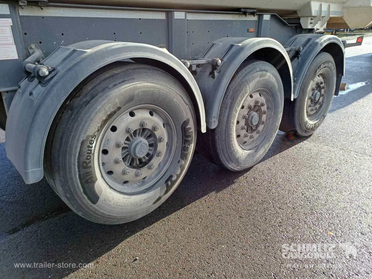 LANGENDORF Auflieger Kipper Stahlrundmulde 24m³ - Самосвальный полуприцеп: фото 2 LANGENDORF Auflieger Kipper Stahlrundmulde 24m³ - Самосвальный полуприцеп: фото 2