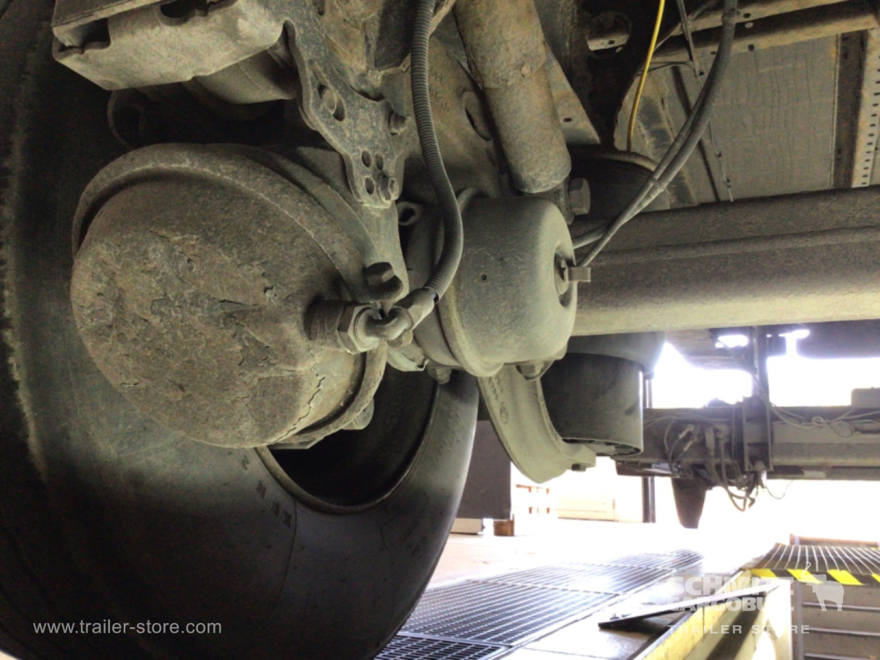 KRONE Platform Standard - Полуприцеп бортовой/ Платформа: фото 4 KRONE Platform Standard - Полуприцеп бортовой/ Платформа: фото 4