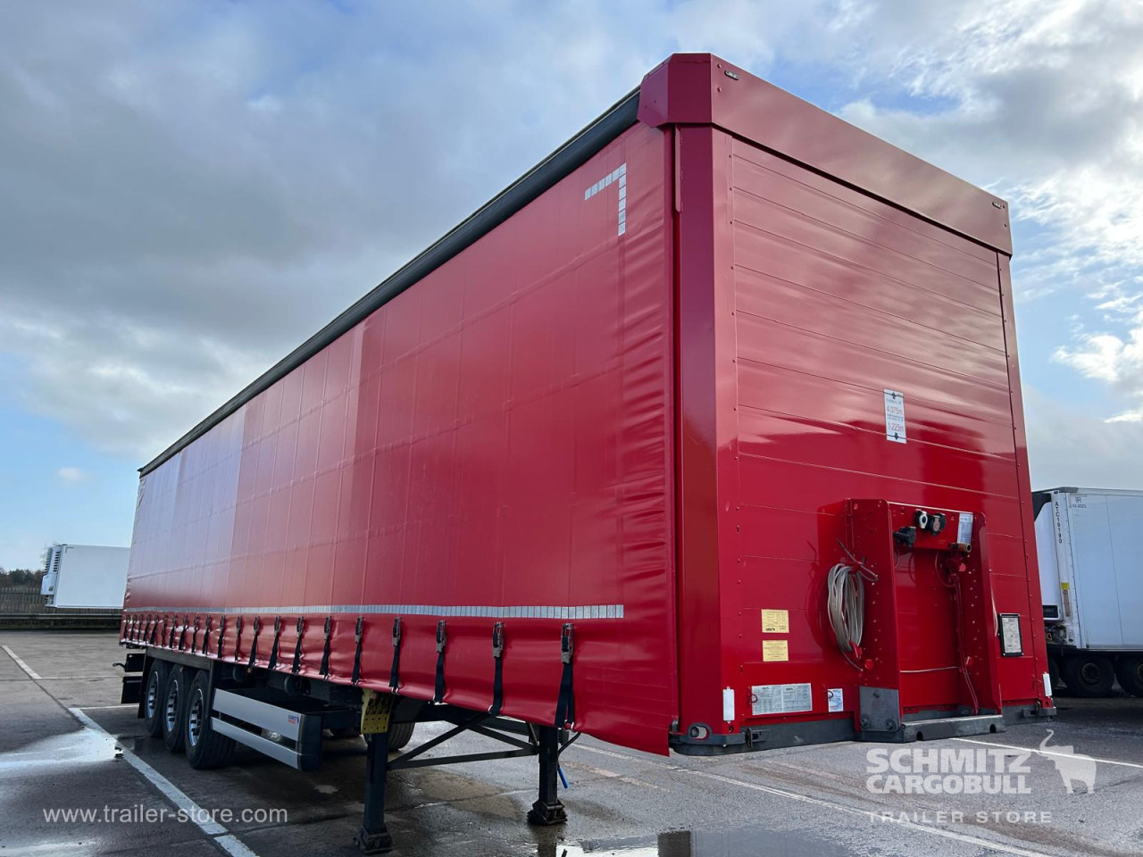SCHMITZ Curtainsider Standard UK - Тентованный полуприцеп: фото 1 SCHMITZ Curtainsider Standard UK - Тентованный полуприцеп: фото 1