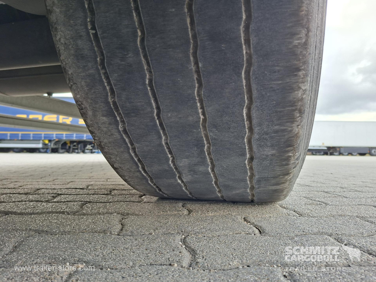 SCHMITZ Reefer Standard - Изотермический полуприцеп: фото 2 SCHMITZ Reefer Standard - Изотермический полуприцеп: фото 2