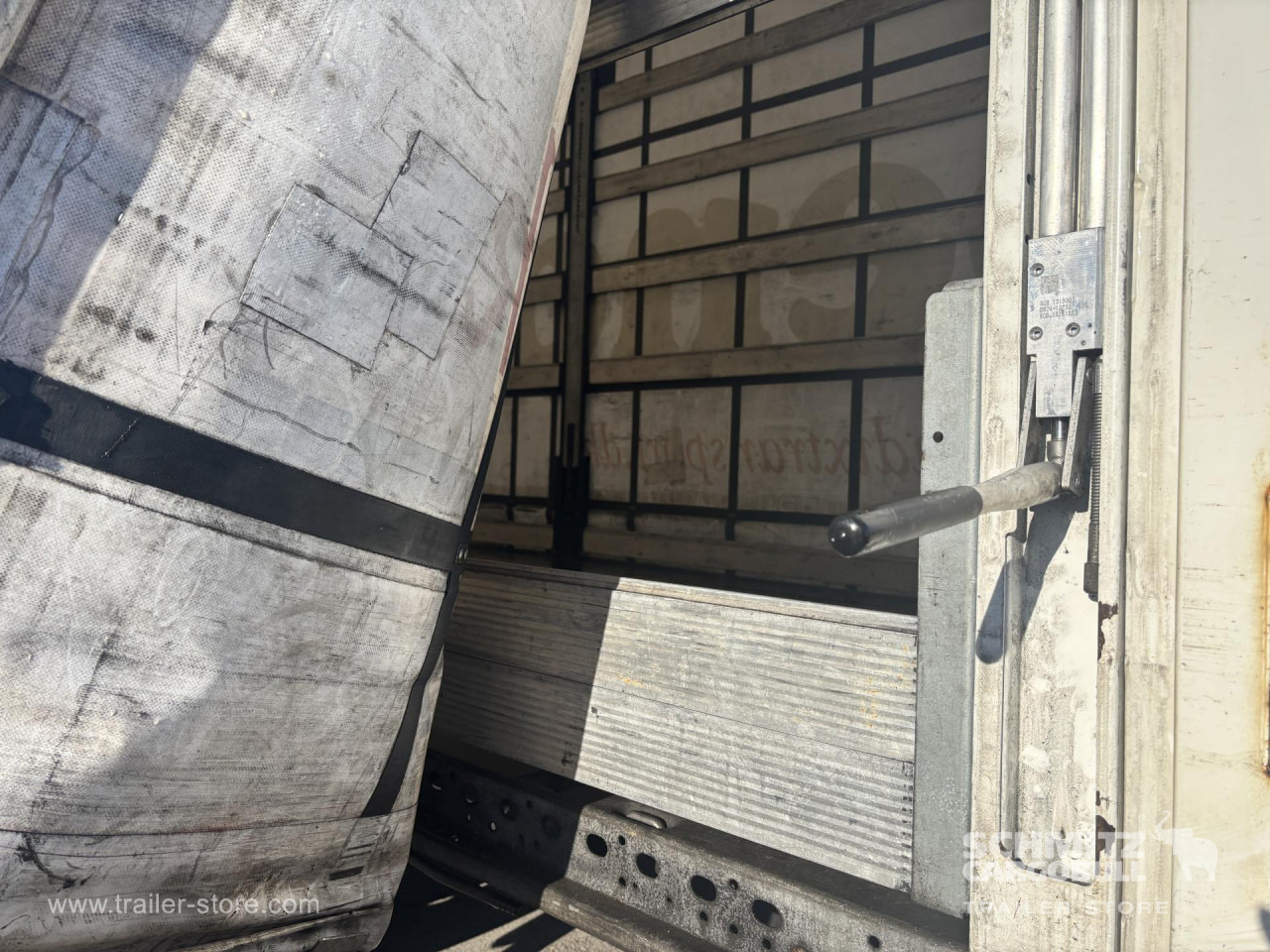 Тентованный полуприцеп SCHMITZ Curtainsider Standard: фото 12 Тентованный полуприцеп SCHMITZ Curtainsider Standard: фото 12