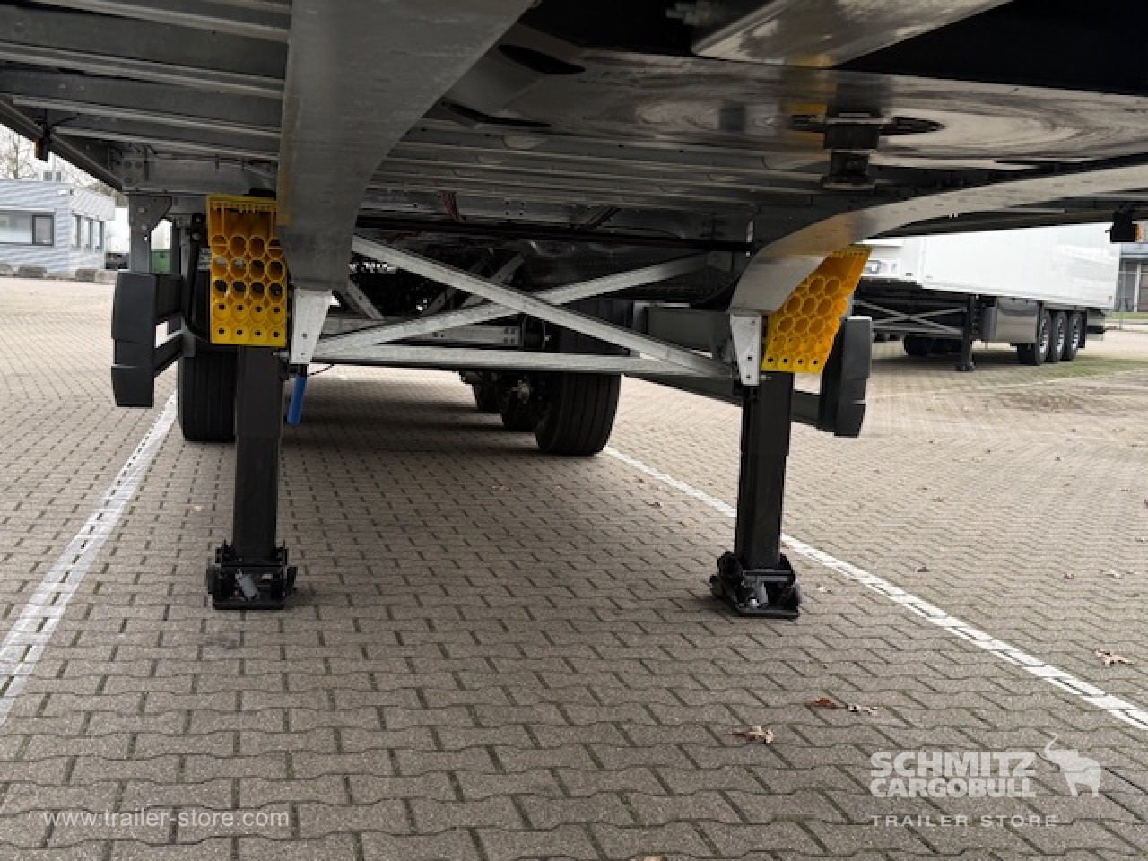 SCHMITZ Oplegger Kasten Standard Roller shutter door - Полуприцеп-фургон: фото 3 SCHMITZ Oplegger Kasten Standard Roller shutter door - Полуприцеп-фургон: фото 3