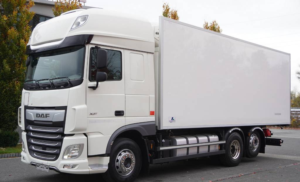 DAF XF 450 6×2 E6 / Refrigerator Lacapitaine / ATP/FRC to 2027 / 18 pallets - Рефрижератор: фото 1 DAF XF 450 6×2 E6 / Refrigerator Lacapitaine / ATP/FRC to 2027 / 18 pallets - Рефрижератор: фото 1
