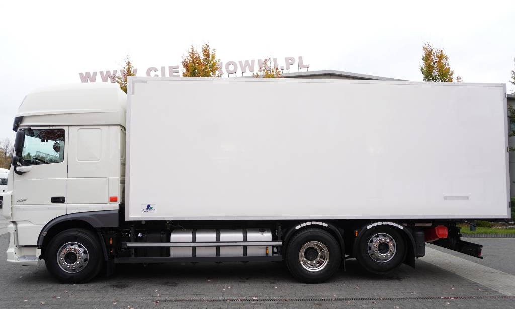 DAF XF 450 6×2 E6 / Refrigerator Lacapitaine / ATP/FRC to 2027 / 18 pallets - Рефрижератор: фото 4 DAF XF 450 6×2 E6 / Refrigerator Lacapitaine / ATP/FRC to 2027 / 18 pallets - Рефрижератор: фото 4